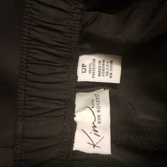 Kim Roger's Lady's Petite Capri Pants in Black with Side Pockets - Picture 5 of 6